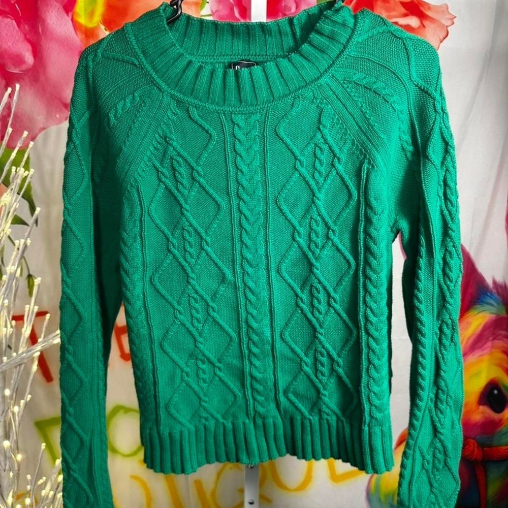 W129. Gap green cable knit sweater Size S